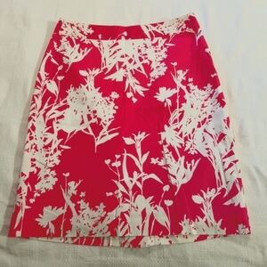 Van Heusen women's Studio size 0 skirt pink and white floral design